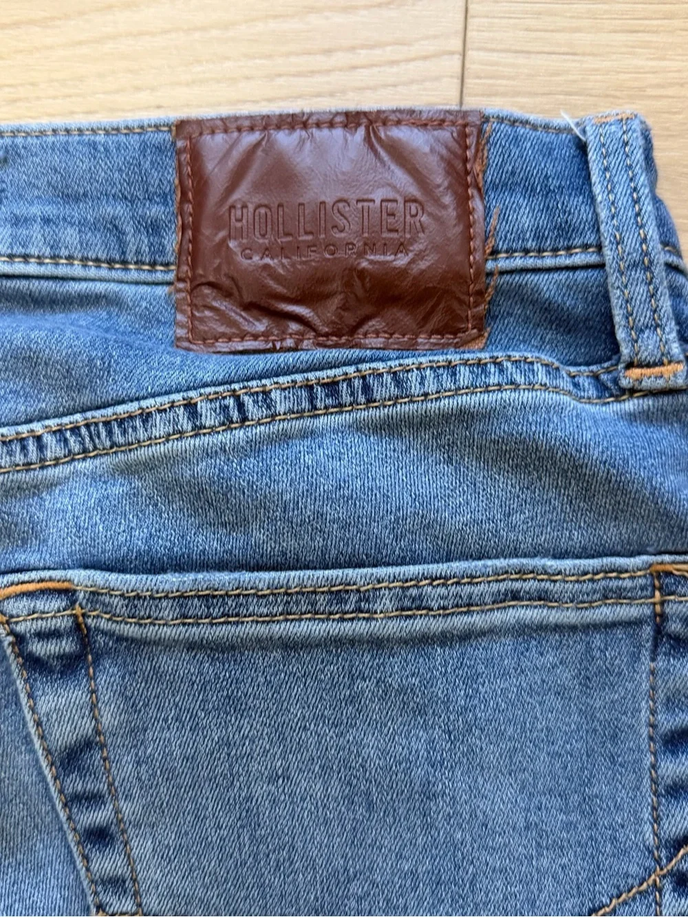 Hollister Men's Ripped Mid-Blue Skinny Jeans